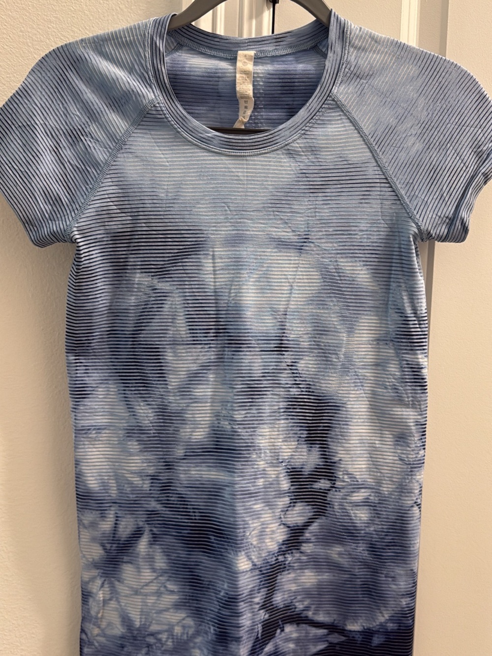 lululemon athletica Blue Tie-Dye Short Sleeve Top
